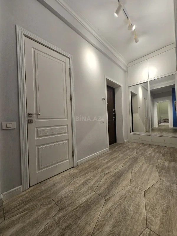 Satılır 3 otaqlı mənzil 95 m²