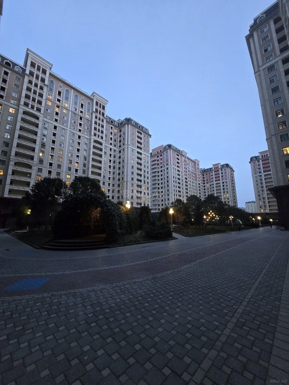 Satılır 3 otaqlı mənzil 95 m²