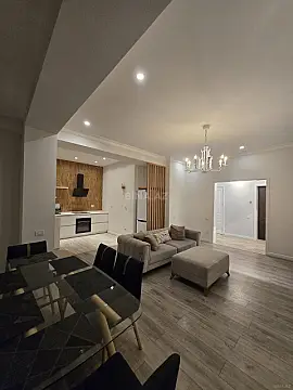 Satılır 3 otaqlı mənzil 95 m²