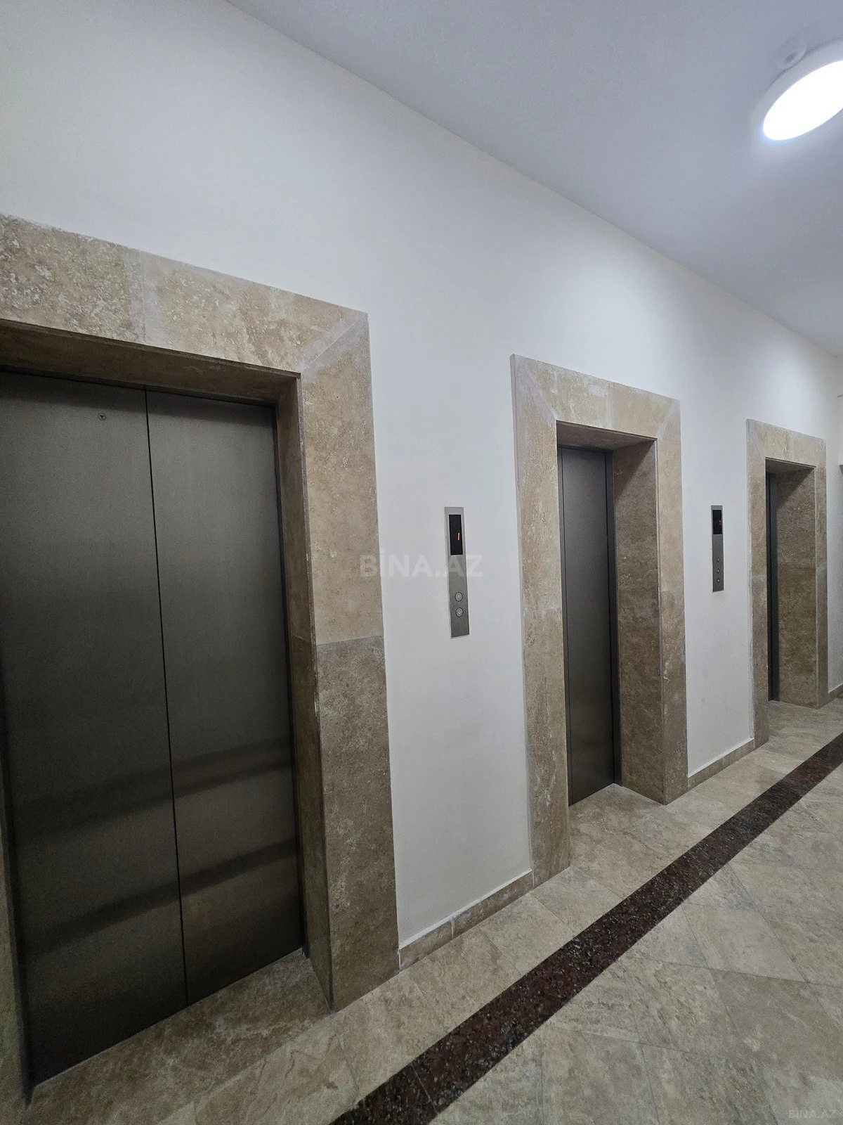 Satılır 3 otaqlı mənzil 95 m²