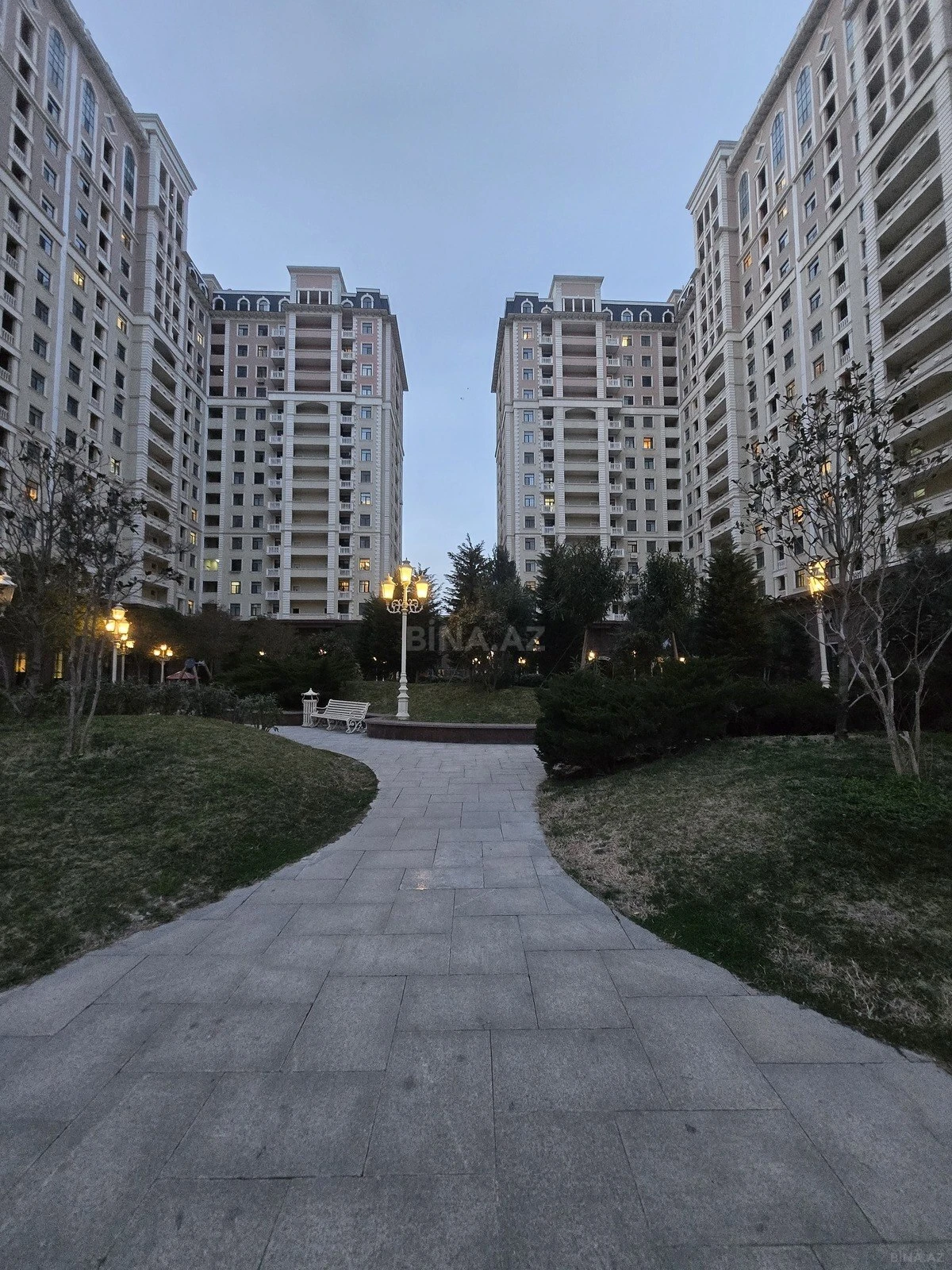 Satılır 3 otaqlı mənzil 95 m²