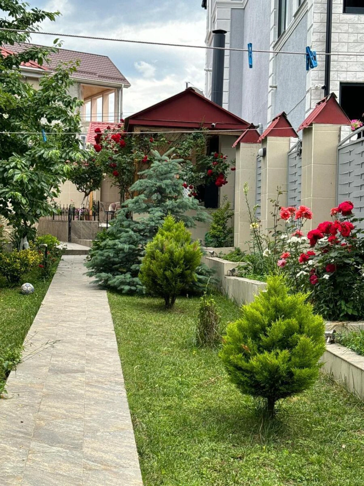 Satılır 4 otaqlı həyət evi 100 m²
