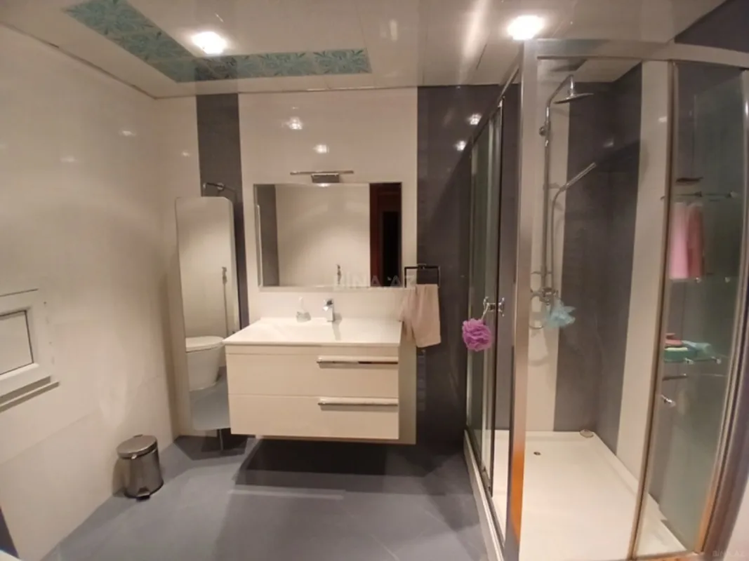 Satılır 4 otaqlı mənzil 162 m²