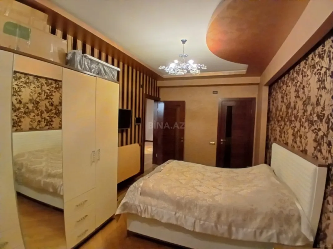 Satılır 4 otaqlı mənzil 162 m²