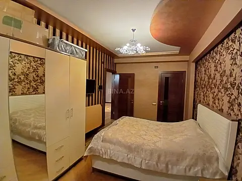 Satılır 4 otaqlı mənzil 162 m²