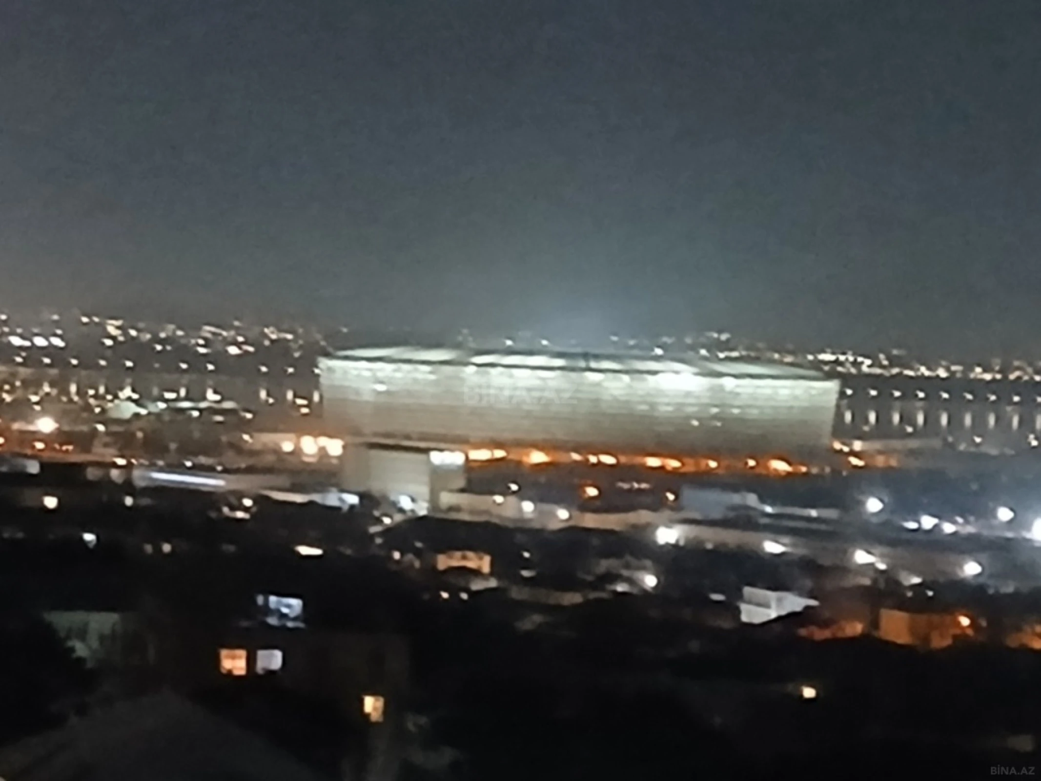 Satılır 4 otaqlı mənzil 162 m²