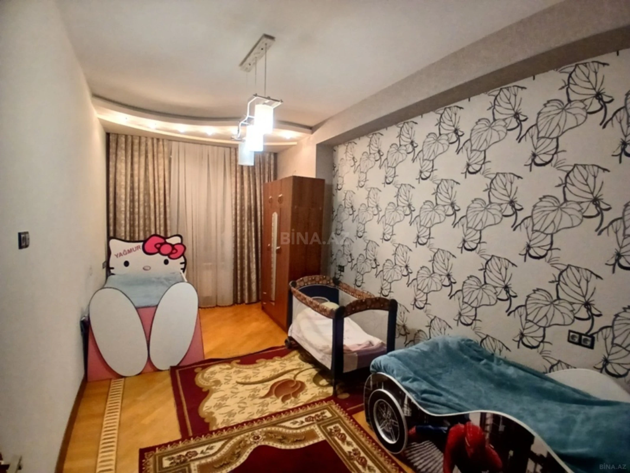 Satılır 4 otaqlı mənzil 162 m²