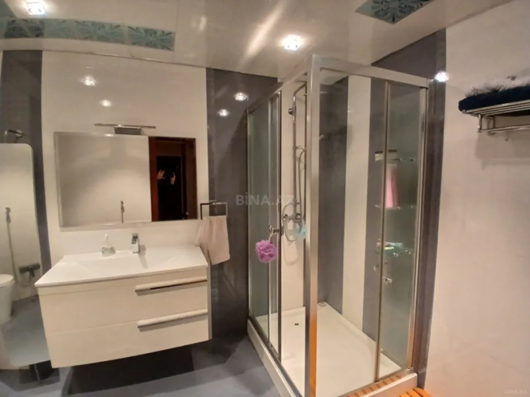 Satılır 4 otaqlı mənzil 162 m²