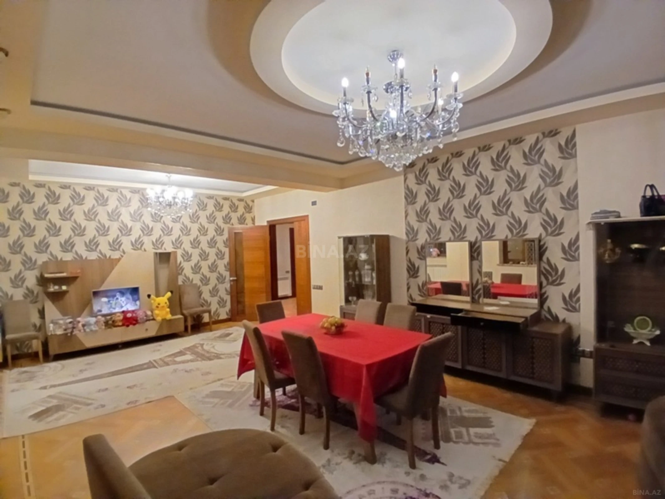 Satılır 4 otaqlı mənzil 162 m²