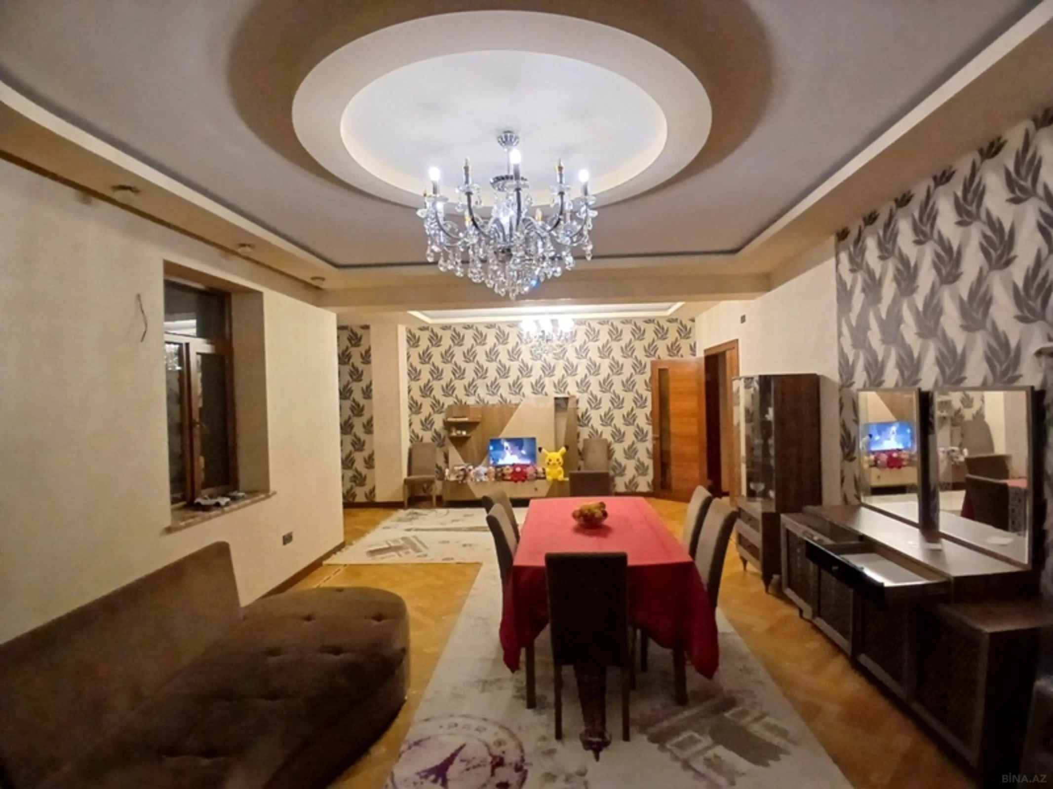 Satılır 4 otaqlı mənzil 162 m²