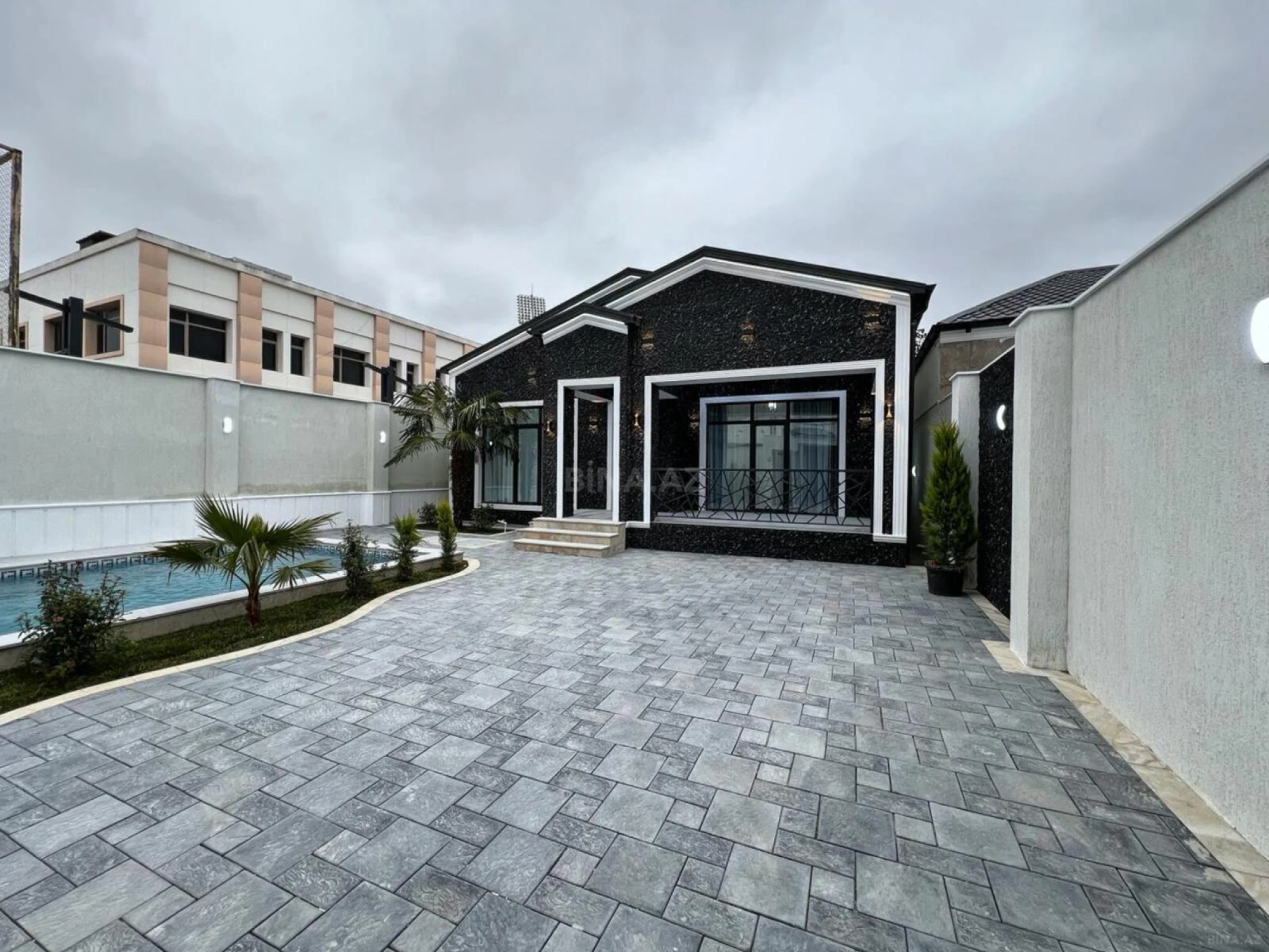 Satılır 4 otaqlı həyət evi 160 m²