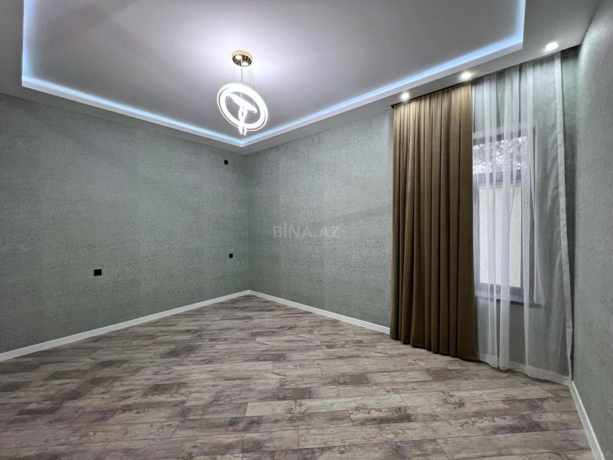 Satılır 4 otaqlı həyət evi 160 m²