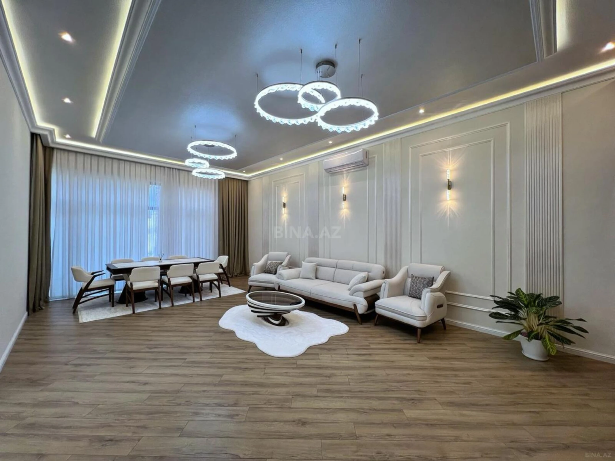 Satılır 5 otaqlı həyət evi 240 m²