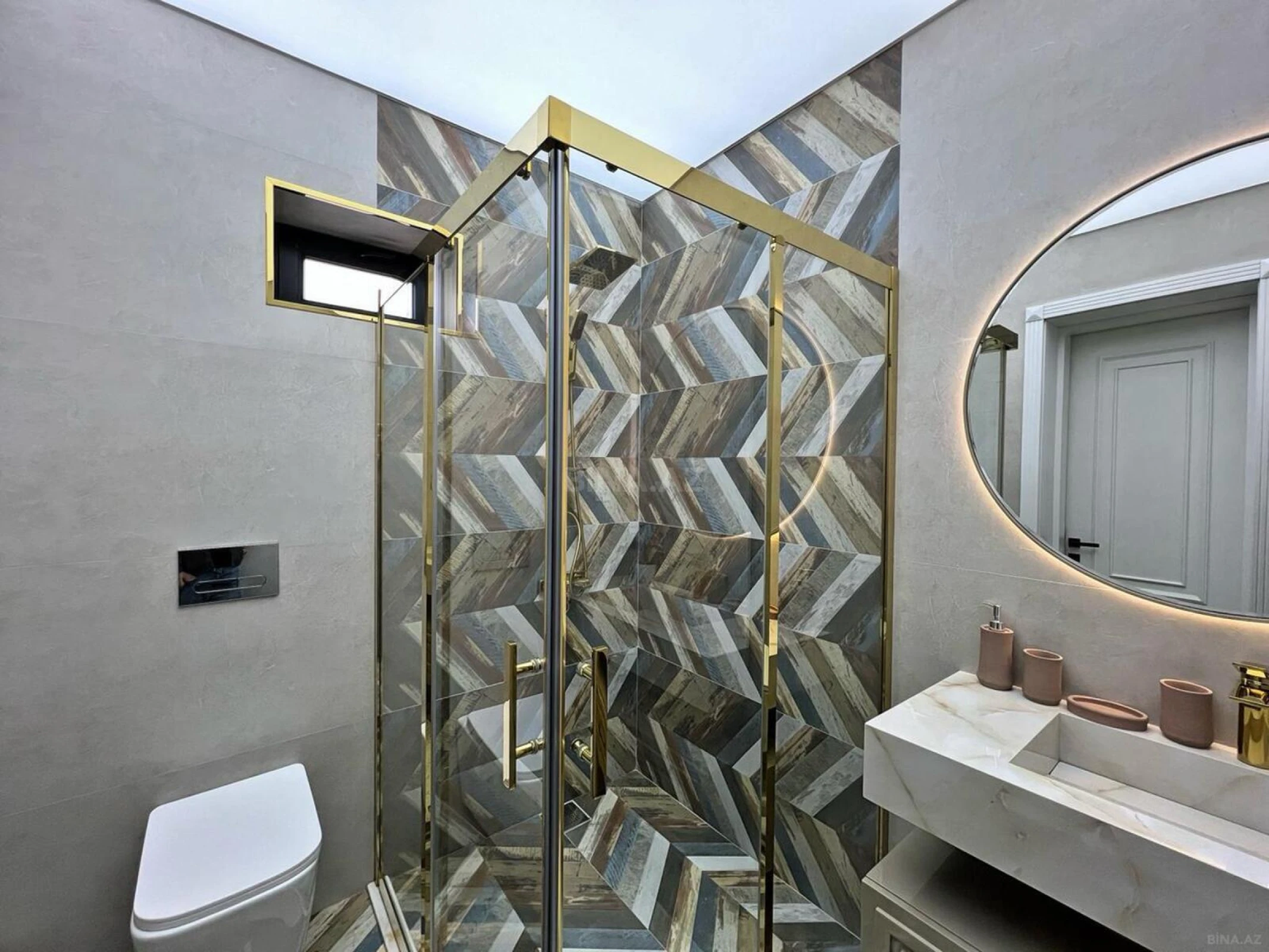 Satılır 5 otaqlı həyət evi 240 m²