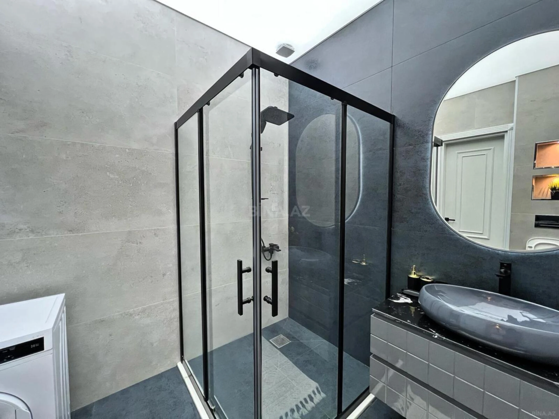 Satılır 5 otaqlı həyət evi 240 m²