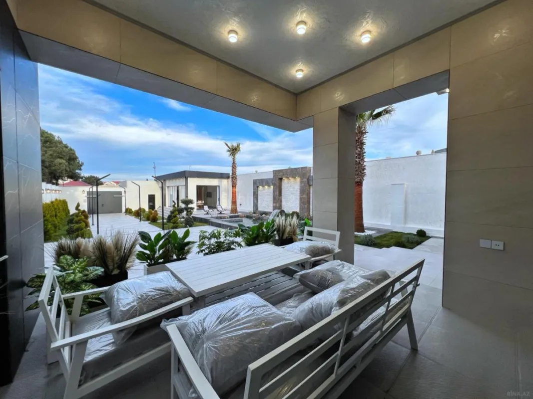 Satılır 5 otaqlı həyət evi 240 m²
