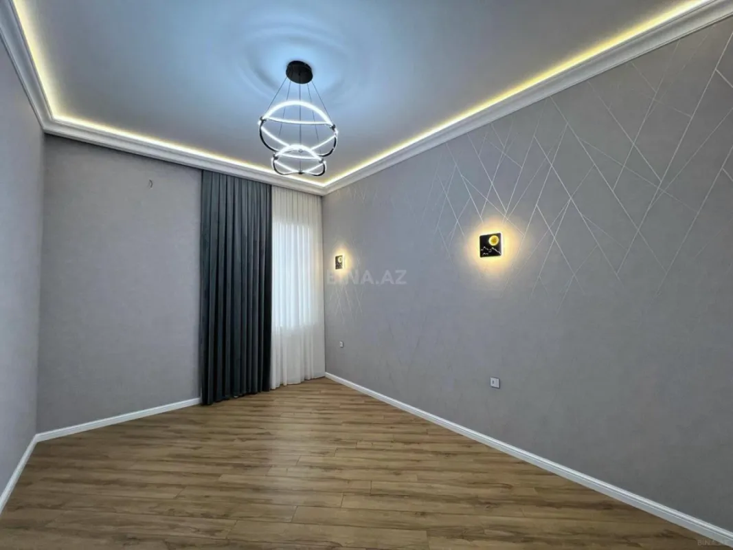 Satılır 5 otaqlı həyət evi 240 m²