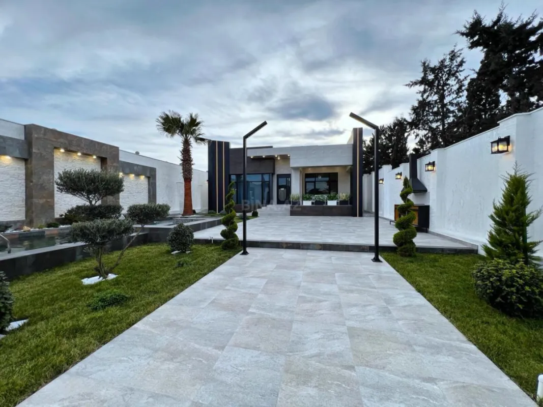 Satılır 5 otaqlı həyət evi 240 m²