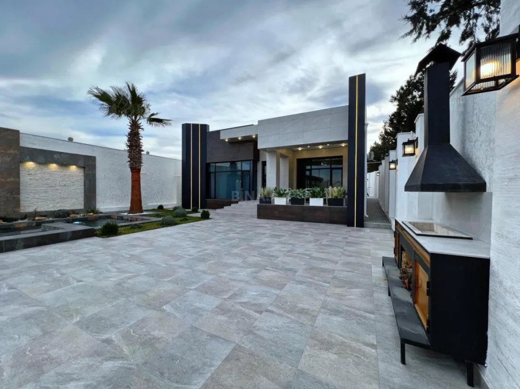 Satılır 5 otaqlı həyət evi 240 m²