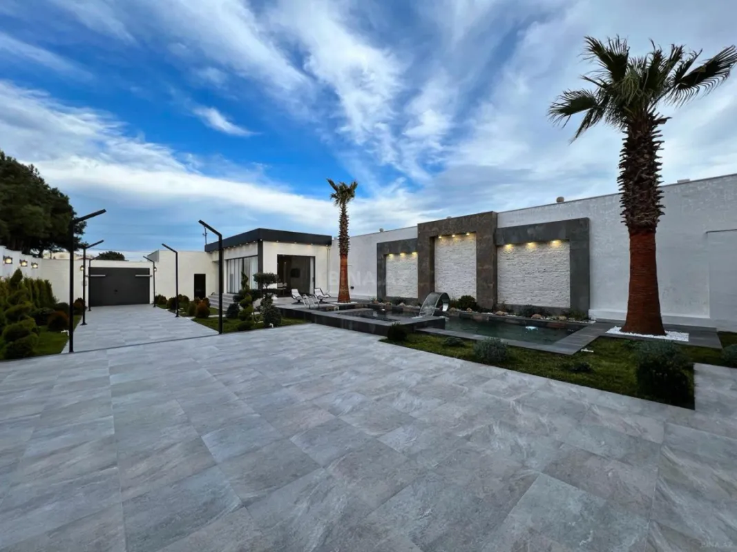 Satılır 5 otaqlı həyət evi 240 m²