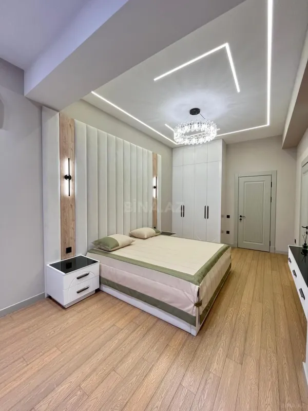 Satılır 4 otaqlı mənzil 160 m²