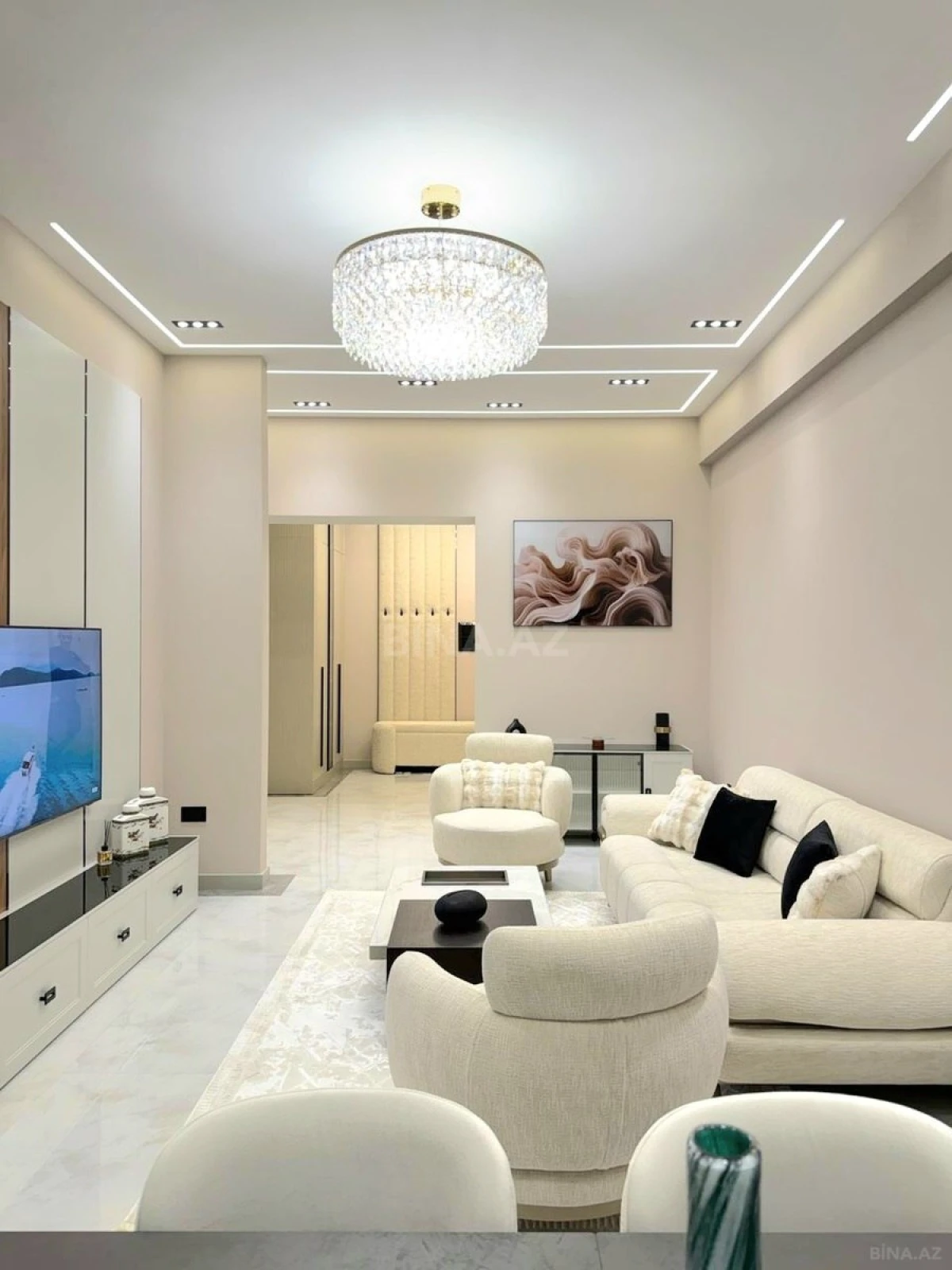 Satılır 4 otaqlı mənzil 160 m²