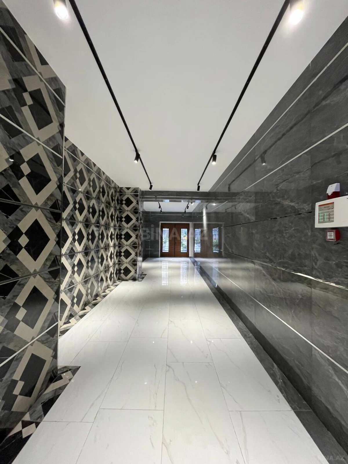 Satılır 4 otaqlı mənzil 160 m²