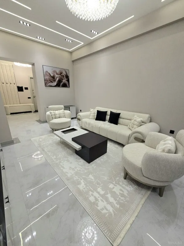 Satılır 4 otaqlı mənzil 160 m²