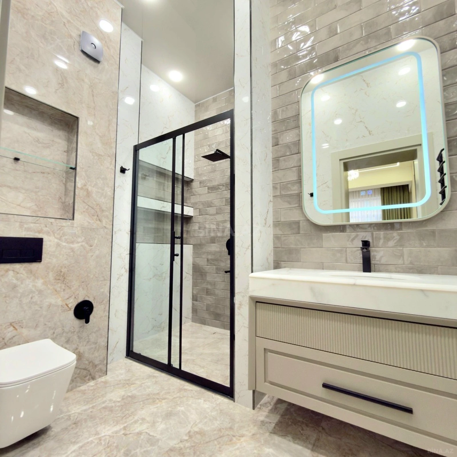 Satılır 4 otaqlı mənzil 160 m²