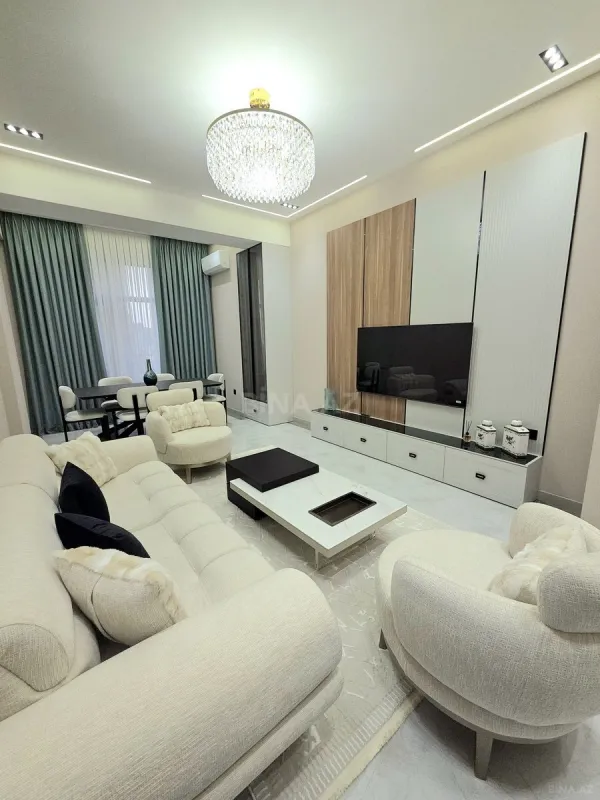 Satılır 4 otaqlı mənzil 160 m²