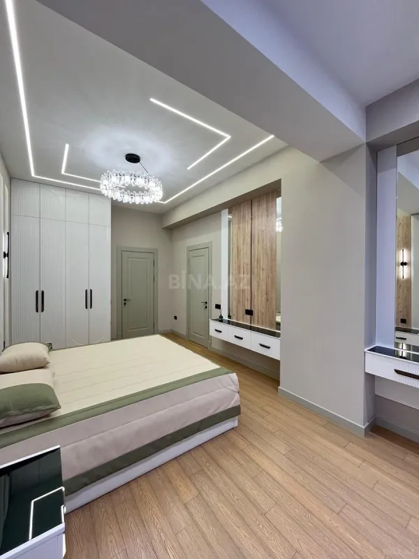 Satılır 4 otaqlı mənzil 160 m²