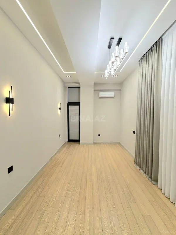 Satılır 4 otaqlı mənzil 160 m²