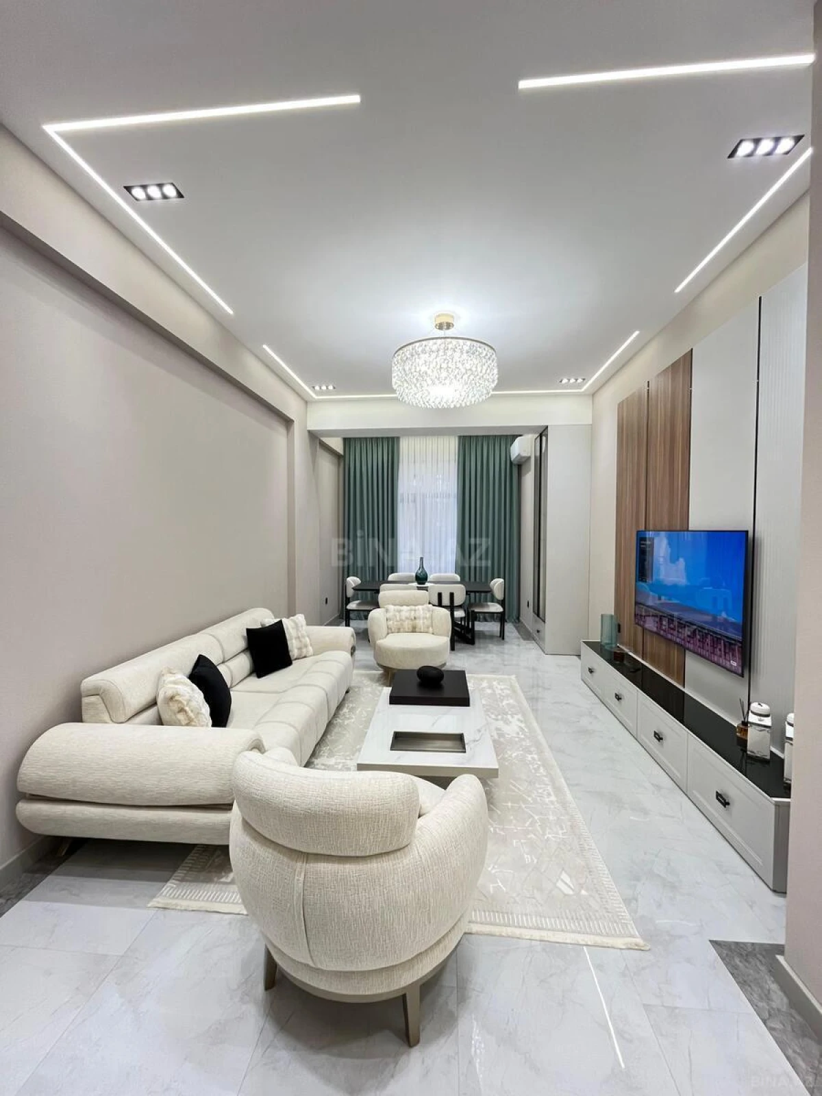 Satılır 4 otaqlı mənzil 160 m²