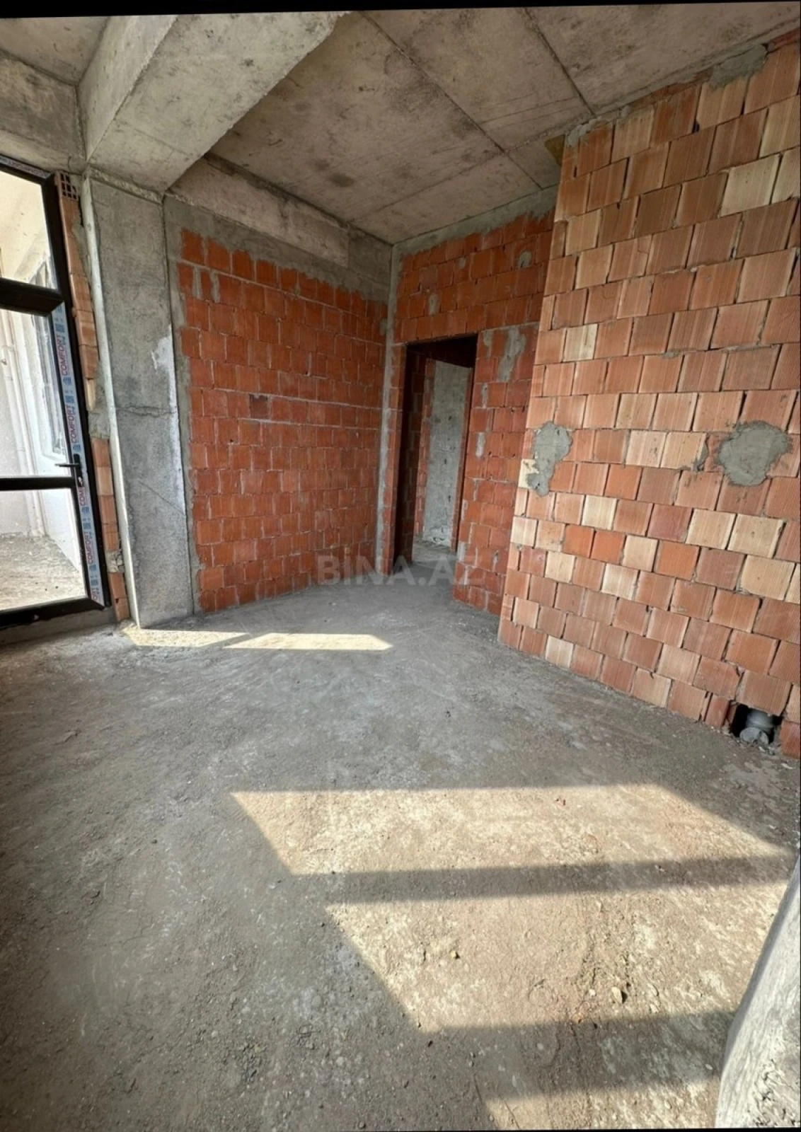 Satılır 3 otaqlı mənzil 127 m²