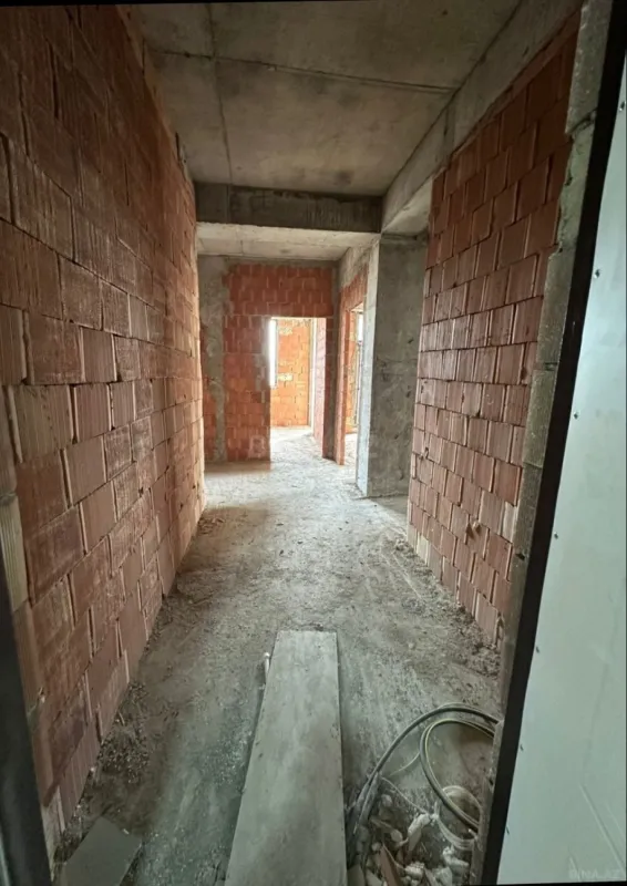 Satılır 3 otaqlı mənzil 127 m²