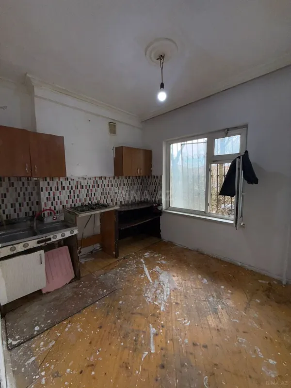 Satılır 4 otaqlı mənzil 100 m²