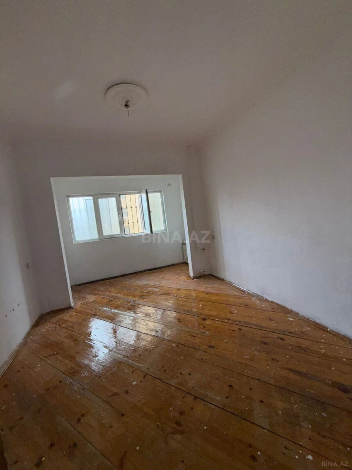 Satılır 4 otaqlı mənzil 100 m²