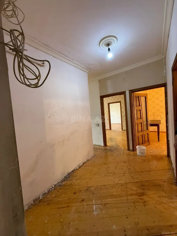 Satılır 4 otaqlı mənzil 100 m²