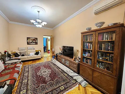 Satılır 2 otaqlı mənzil 70 m²