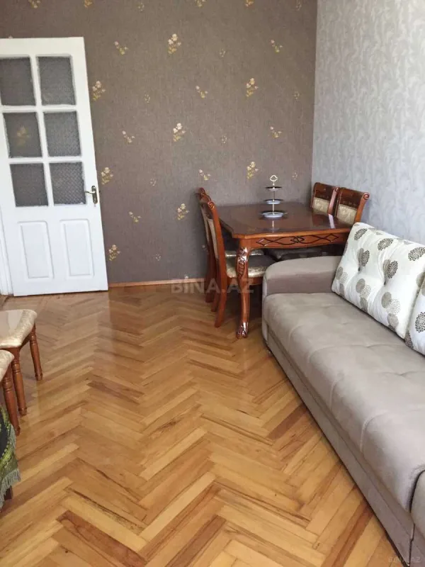 Satılır 2 otaqlı mənzil 75 m²