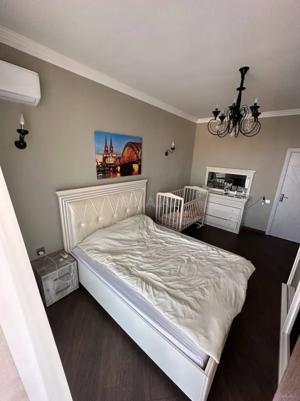 Kirayə verilir 3 otaqlı mənzil 120 m²