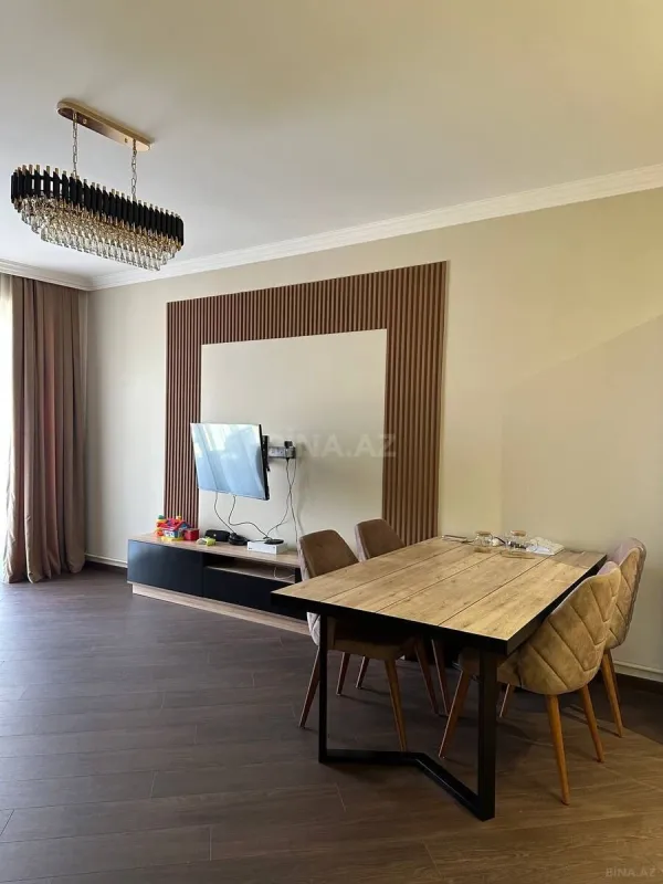 Kirayə verilir 3 otaqlı mənzil 120 m²
