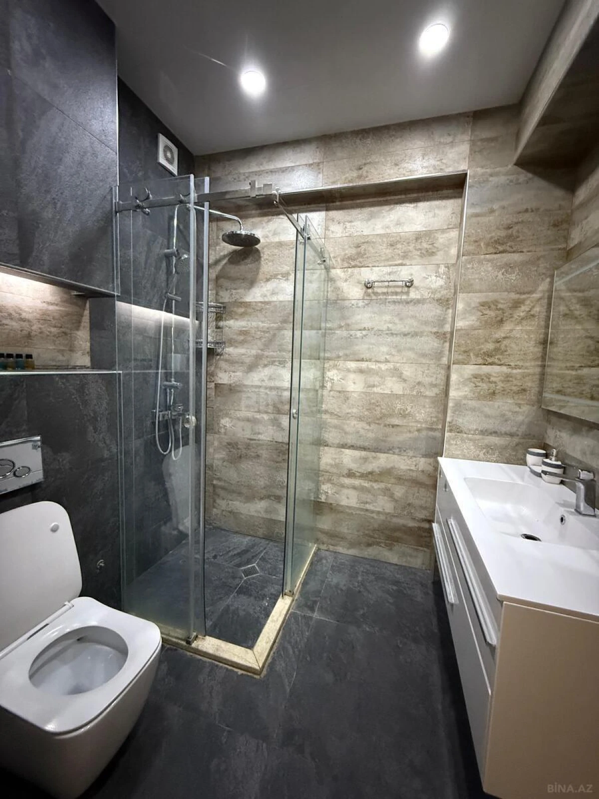 Kirayə verilir 3 otaqlı mənzil 125 m²