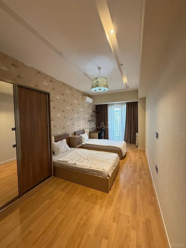 Kirayə verilir 3 otaqlı mənzil 125 m²
