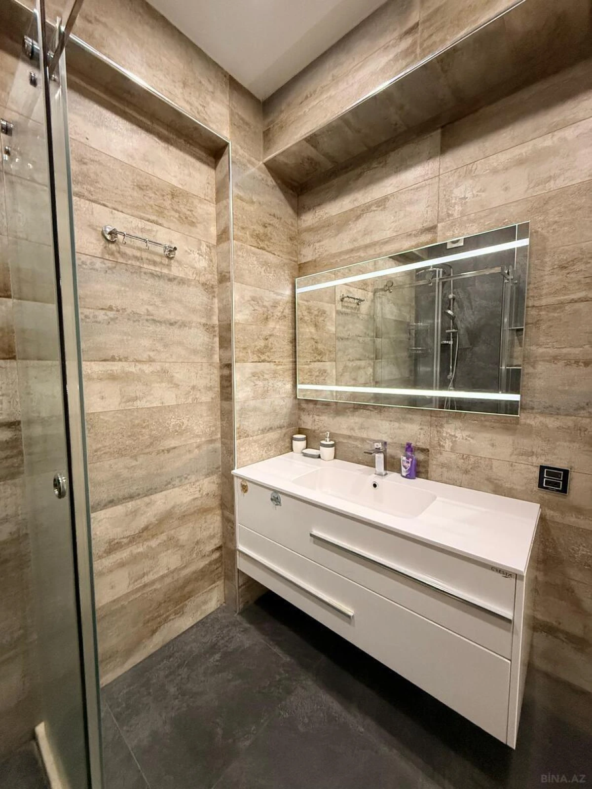 Kirayə verilir 3 otaqlı mənzil 125 m²