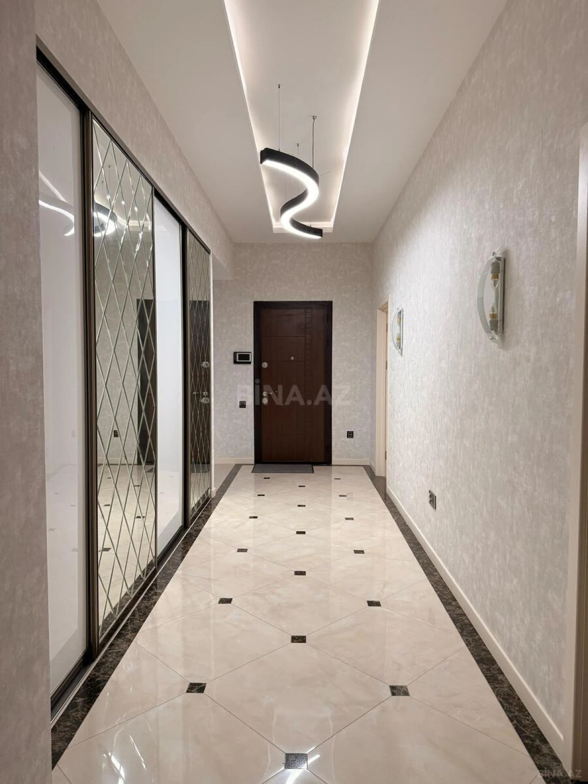 Kirayə verilir 3 otaqlı mənzil 125 m²