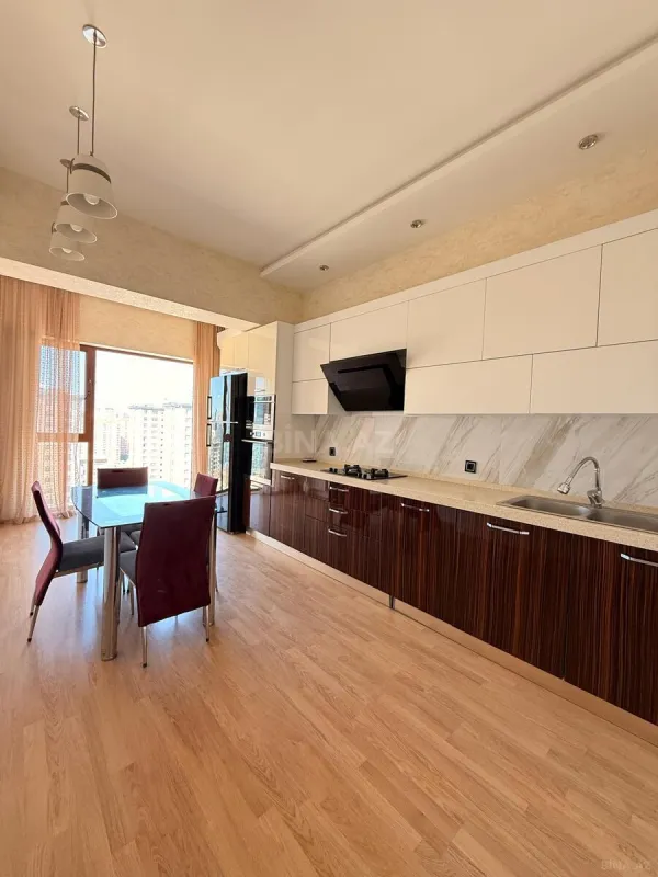 Kirayə verilir 3 otaqlı mənzil 125 m²