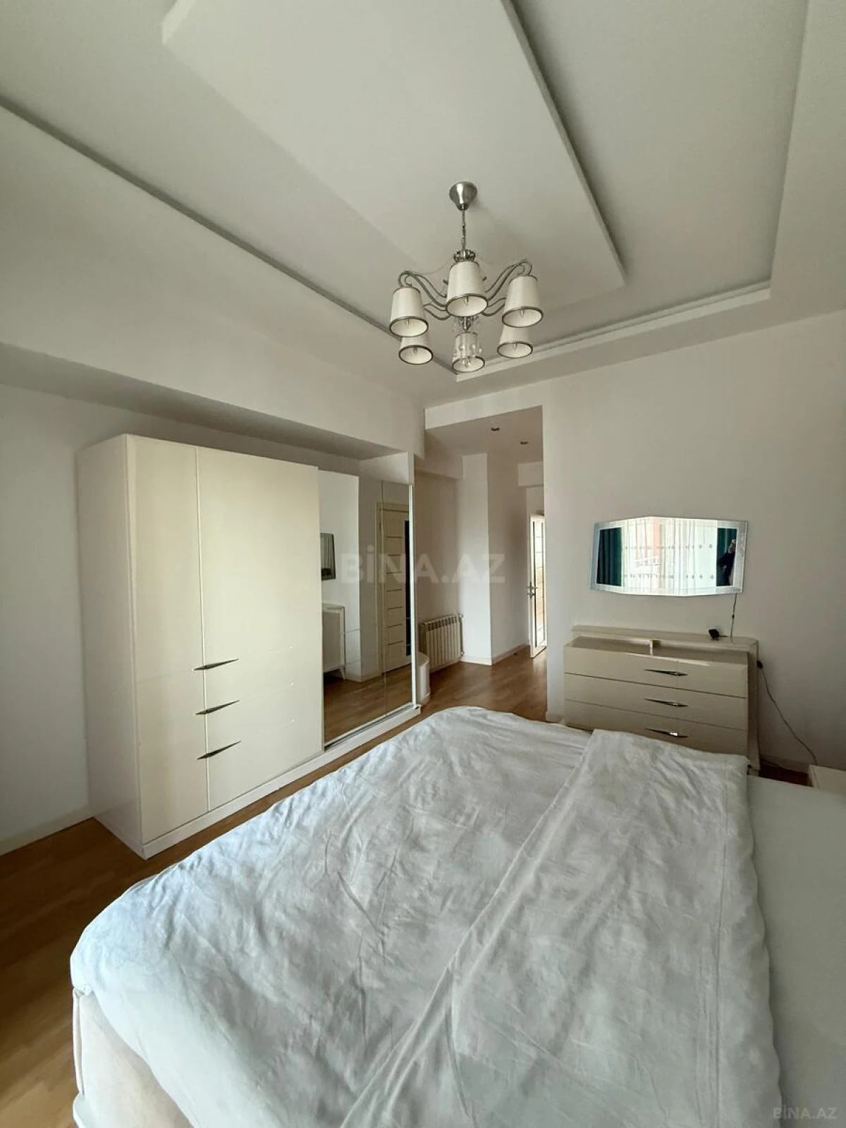 Kirayə verilir 3 otaqlı mənzil 125 m²