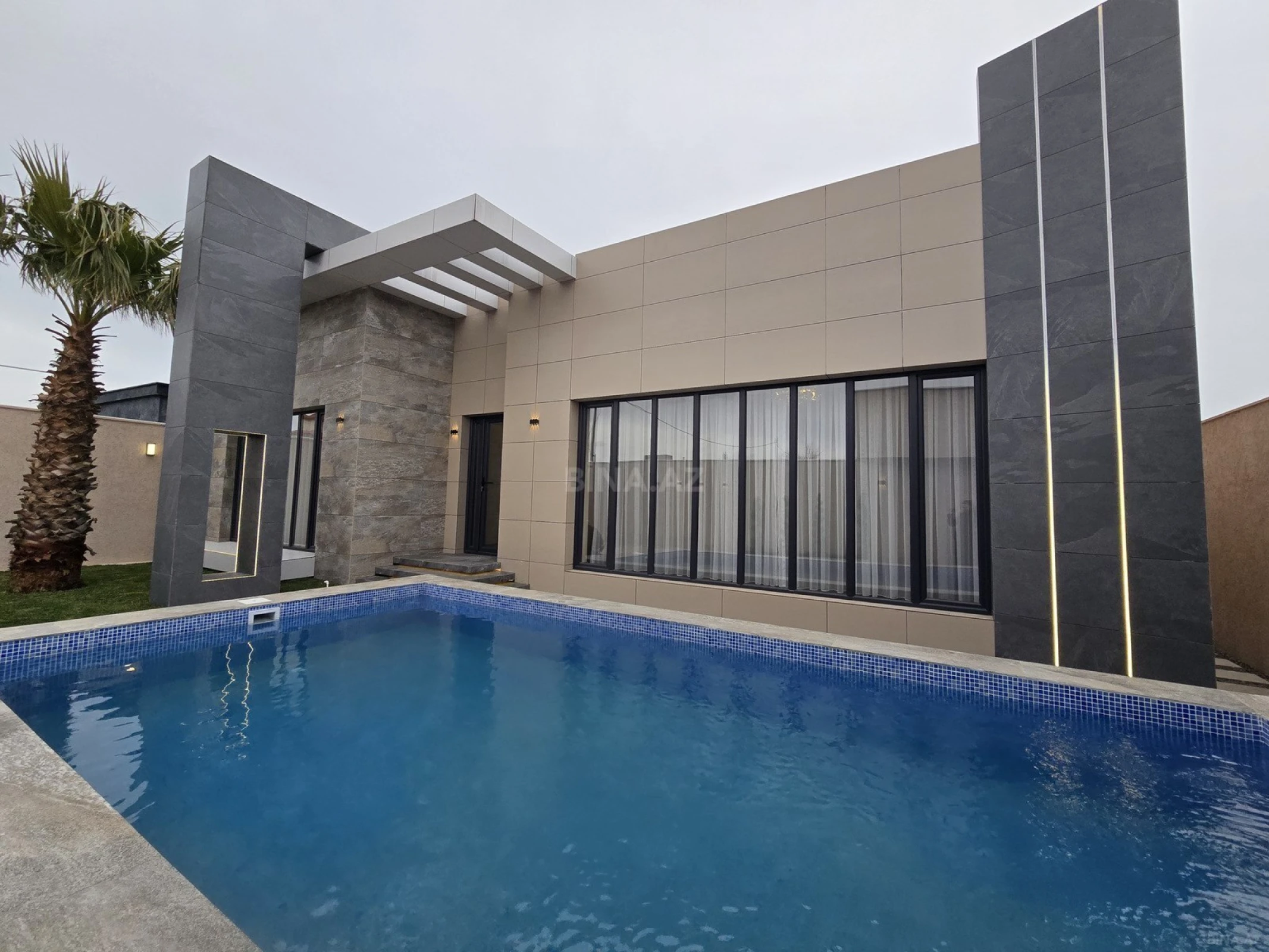 Satılır 4 otaqlı həyət evi 160 m²