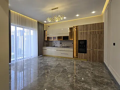Satılır 4 otaqlı həyət evi 160 m²
